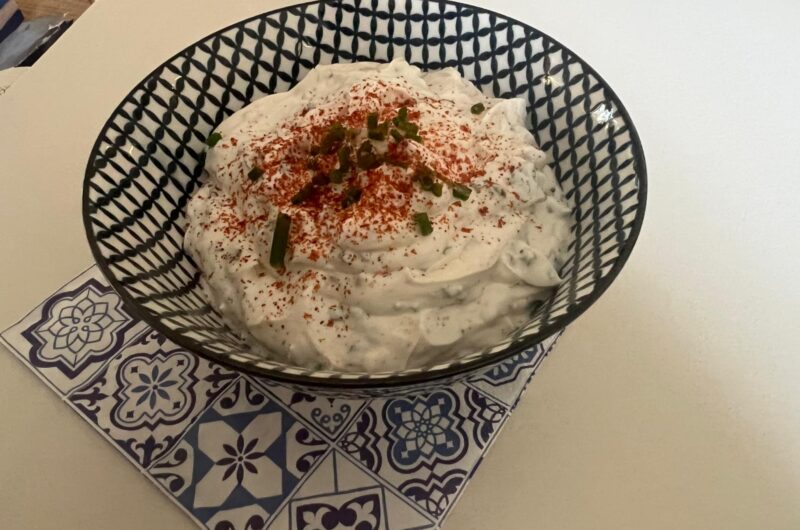 ממרח גבינה עם עירית קצוצה